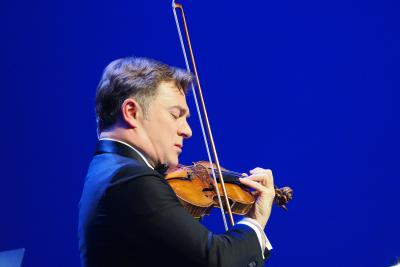 Renaud Capuçon et l’Orchestre national de Cannes - Agrandir l'image 11 sur 88, fenêtre modale