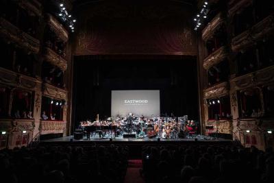 Agrandir l'image 8 sur 10, fenêtre modale