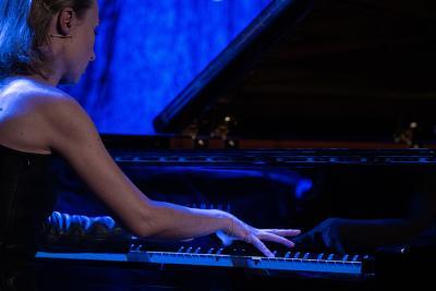 Salut Salon - Agrandir l'image 22 sur 29, fenêtre modale