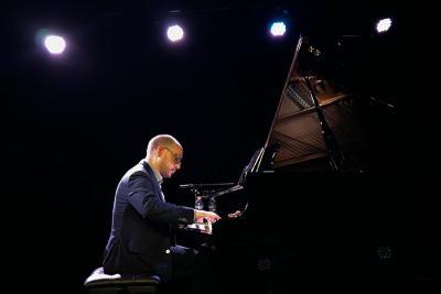 Florent Garcimore - Agrandir l'image 88 sur 88, fenêtre modale