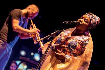 2018 - Ibrahim malouf - Angélique Kidjo - Agrandir l'image 10 sur 22, fenêtre modale